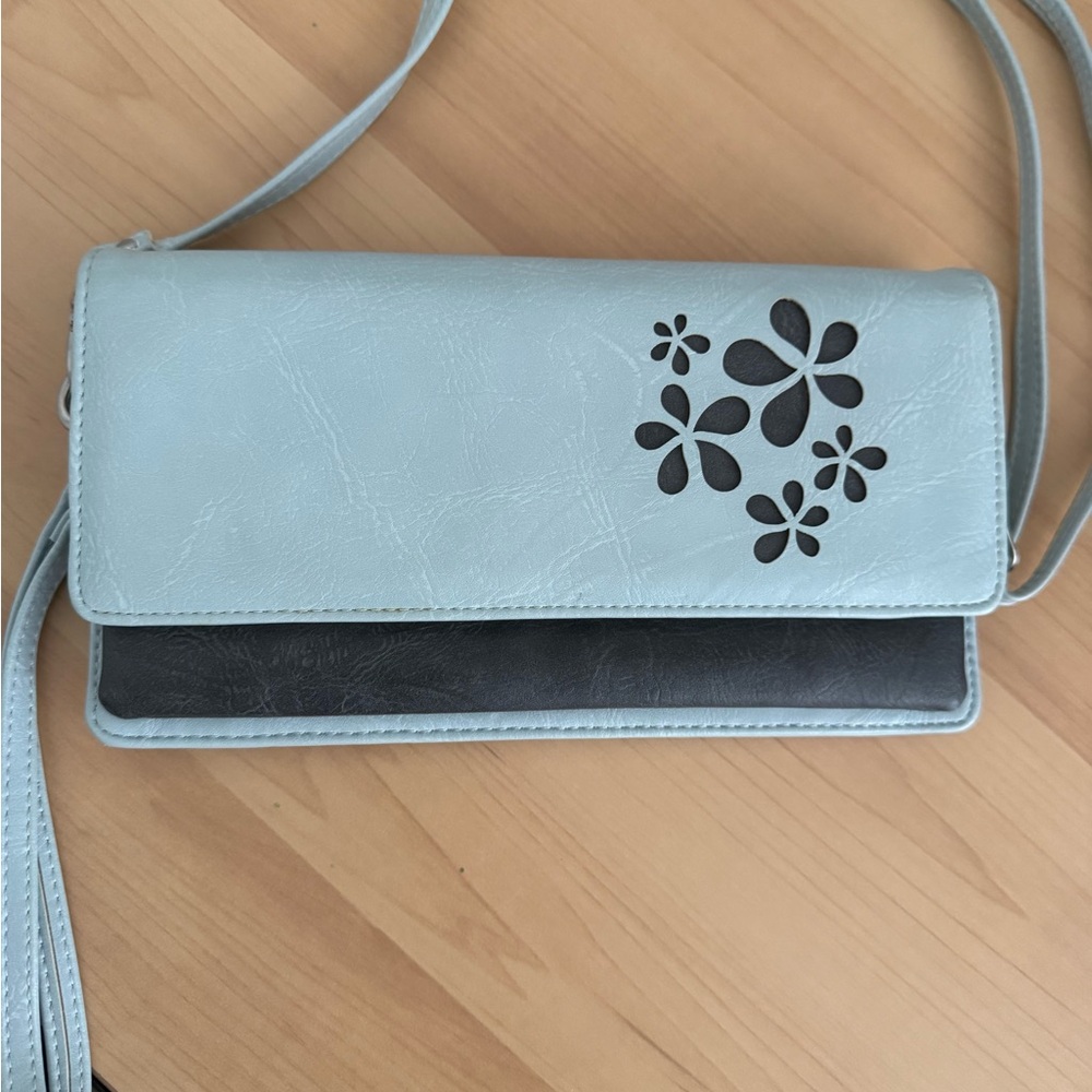 Elegant Floral Cutout Wristlet - Light Blue and Black